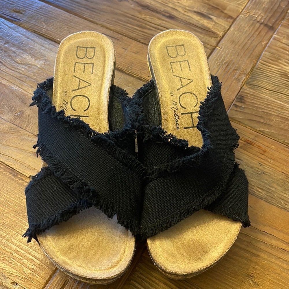 Black Burlap Wedges